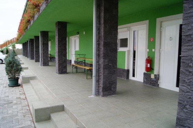 Apartman Taktik Вельки Медер Екстер'єр фото