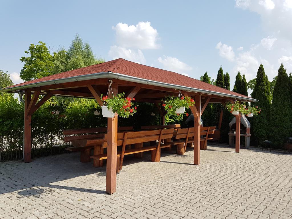 Apartman Taktik Вельки Медер Екстер'єр фото