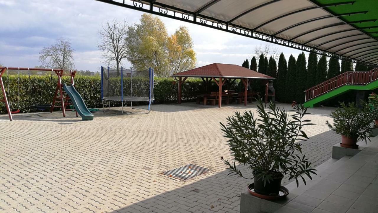 Apartman Taktik Вельки Медер Екстер'єр фото